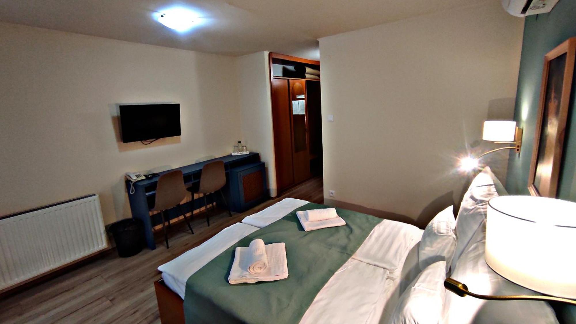 Atrium Hotel 하르카니 외부 사진